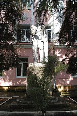 The monument to Kalinin on the Kalinin Square (former Reichsplatz), built in 1959